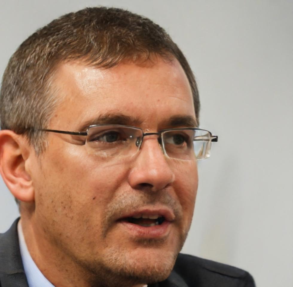 Instructor Roberto Sánchez